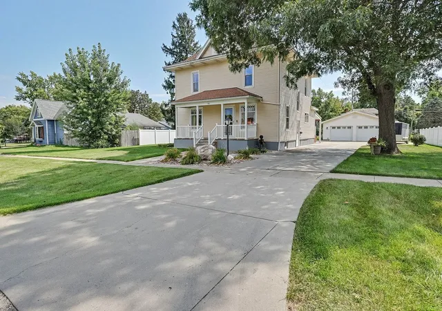 Photo 1 of Sale Pending at 411 E Cherry St, Chatsworth, IL 60921 | MLS# 12749324 | Listing updated on 2026-10-24