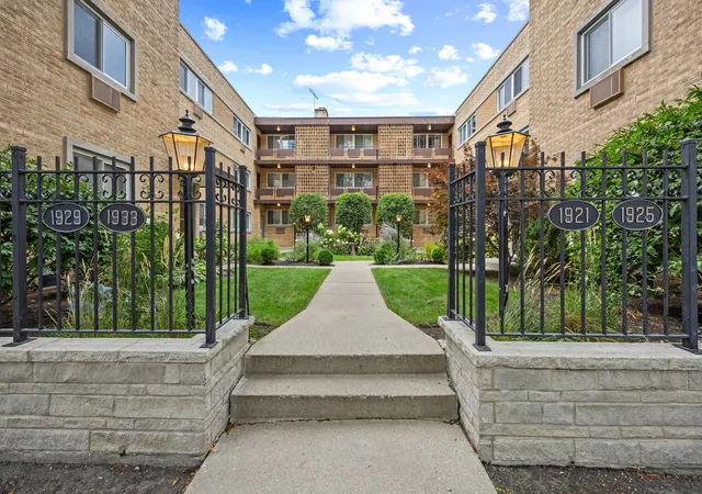 Photo 1 of Condo for sale at 1933 Harrison St #3B, Evanston, IL 60201 | MLS# 12749330 | Listing updated on 2026-09-15