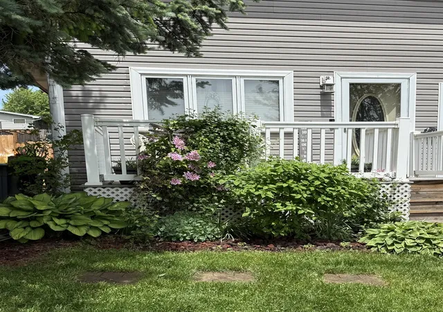 Photo 2 of Single family home for sale at 834 Shawnee Trl, Lake In The Hills, IL 60156 | MLS# 12749357 | Listing updated on 2026-10-06