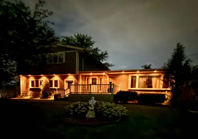 Photo 4 of Single family home for sale at 834 Shawnee Trl, Lake In The Hills, IL 60156 | MLS# 12749357 | Listing updated on 2026-10-22