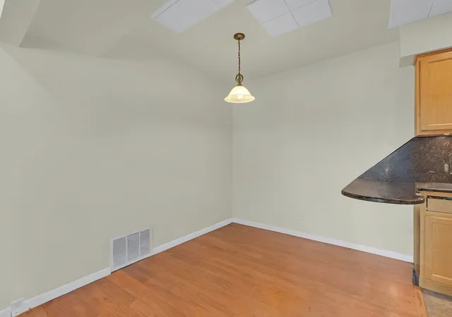 Listing Photo 5 - Condo for sale in building located at 617 Limerick Ln, Schaumburg, IL 60193 - Unit #2B