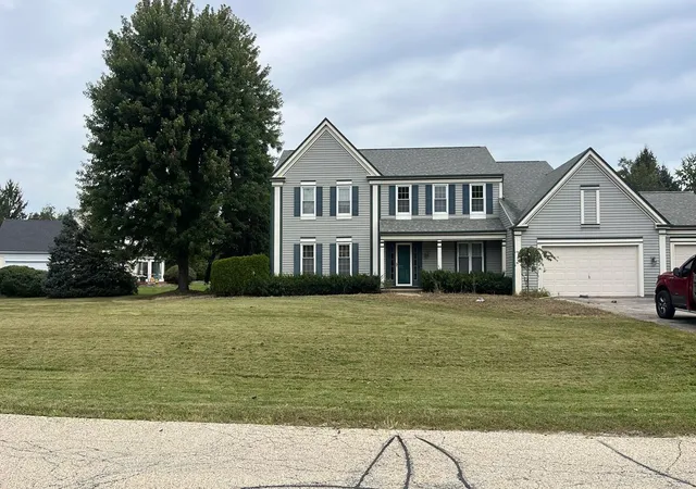 Photo 1 of Single family home for sale at 617 Arlington Pkwy, Sleepy Hollow, IL 60118 | MLS# 12749364 | Listing updated on 2026-09-29