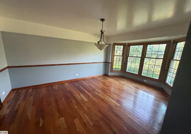 Photo 4 of Single family home for sale at 617 Arlington Pkwy, Sleepy Hollow, IL 60118 | MLS# 12749364 | Listing updated on 2026-09-29