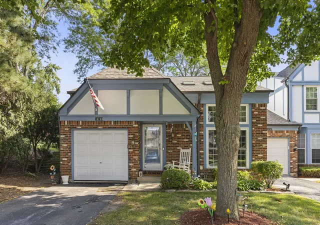 Photo 2 of Townhouse for sale at 14743 Lakeview Dr, Orland Park, IL 60462 | MLS# 12749419 | Listing updated on 2026-09-11
