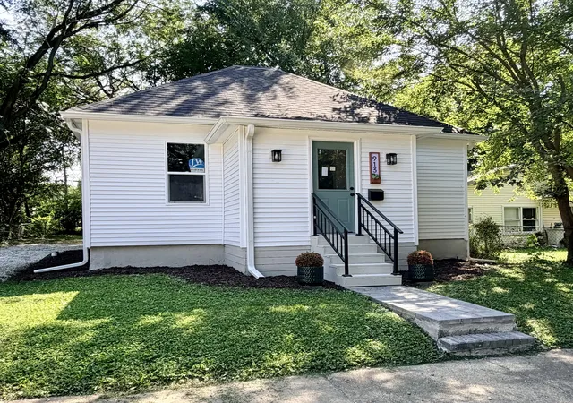 Photo 1 of Single family home for sale at 913 W Tremont St, Champaign, IL 61821 | MLS# 12749519 | Listing updated on 2026-09-11