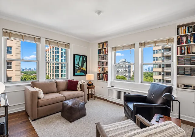 Photo 4 of Condo for sale at 5555 N Sheridan Rd #1215A, Chicago, IL 60640 | MLS# 12749535 | Listing updated on 2026-09-27