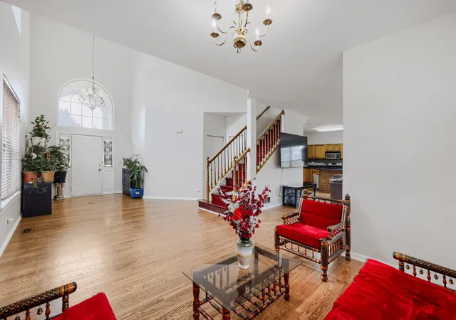 Photo 3 of Single family home for sale at 16 Clover Cir, Streamwood, IL 60107 | MLS# 12749543 | Listing updated on 2026-09-11