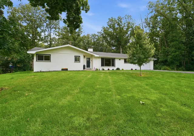 Photo 3 of Single family home for sale at 3585 Beckwith Ln, Crete, IL 60417 | MLS# 12749576 | Listing updated on 2026-10-06
