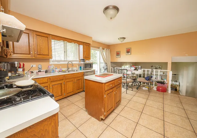 Photo 3 of Single family home for sale at 1126 Harvest Dr, Shorewood, IL 60404 | MLS# 12749702 | Listing updated on 2026-09-10