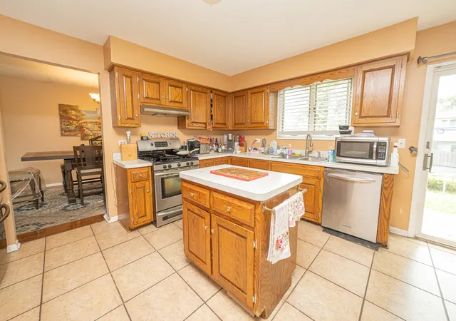 Photo 3 of Single family home for sale at 1126 Harvest Dr, Shorewood, IL 60404 | MLS# 12749702 | Listing updated on 2026-09-10