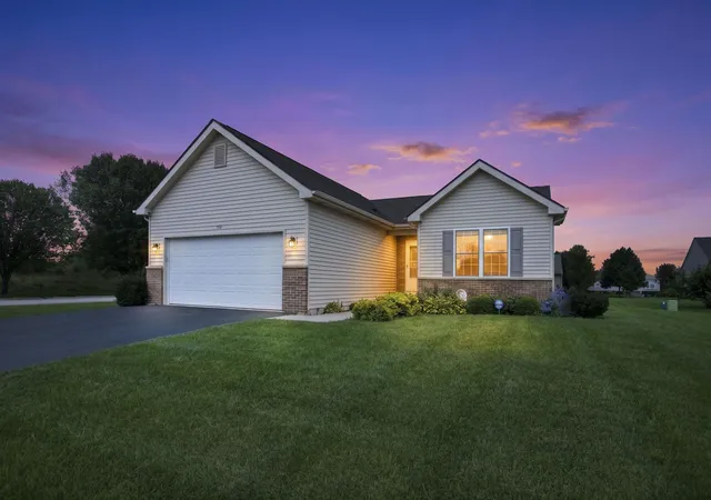 Photo 1 of Single family home for sale at 900 Jefferson Ave, Mc Henry, IL 60050 | MLS# 12749717 | Listing updated on 2026-10-06