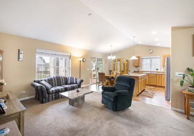 Photo 3 of Single family home for sale at 900 Jefferson Ave, Mc Henry, IL 60050 | MLS# 12749717 | Listing updated on 2026-10-06