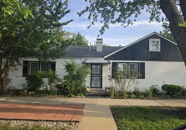 Photo 1 of Single family home for sale at 7601 Laramie Ave, Burbank, IL 60459 | MLS# 12749778 | Listing updated on 2026-09-24