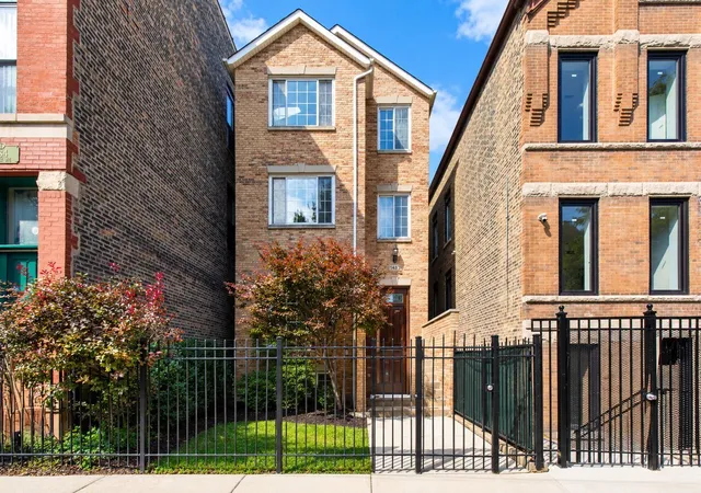 Photo 1 of Condo for sale at 1436 N Bosworth Ave #2, Chicago, IL 60642 | MLS# 12749812 | Listing updated on 2026-09-11
