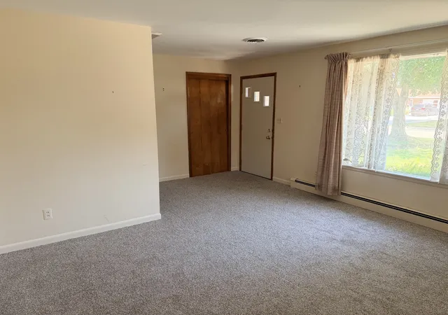 Photo 2 of Single family home for sale at 1113 Lincoln Ave, Ottawa, IL 61350 | MLS# 12749863 | Listing updated on 2026-09-10