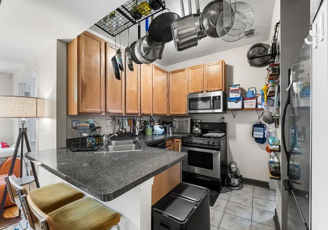 Photo 4 of Condo for sale at 3224 W Berteau Ave #3, Chicago, IL 60618 | MLS# 12749894 | Listing updated on 2026-09-15