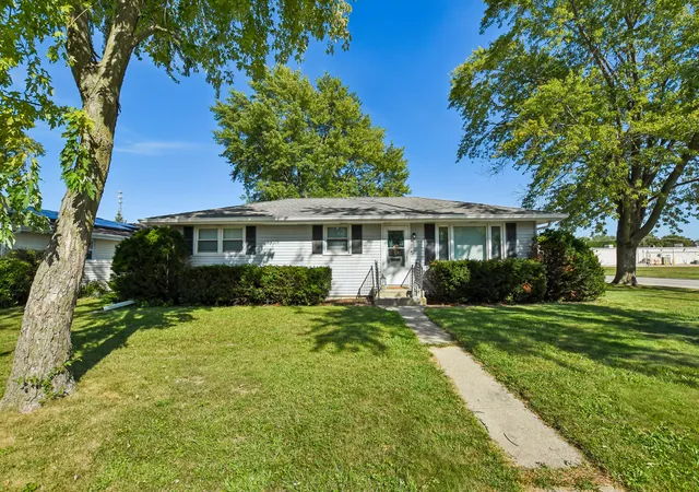 Photo 1 of Single family home for sale at 101 Newton Dr, Morris, IL 60450 | MLS# 12749988 | Listing updated on 2026-09-15