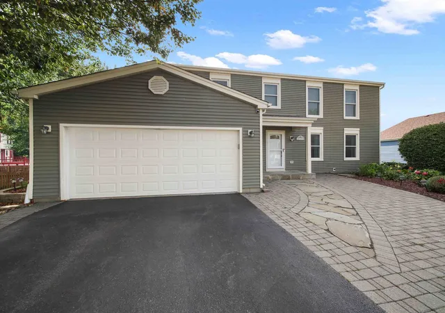 Photo 2 of Single family home for sale at 2443 Lawson Blvd, Gurnee, IL 60031 | MLS# 12750003 | Listing updated on 2026-09-15