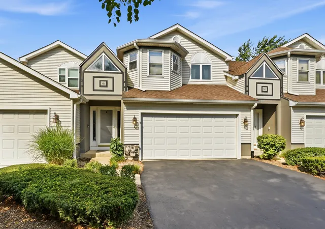 Townhouse for sale at 365 Inner Cir Dr, Bolingbrook, IL 60490 | MLS# 12750013