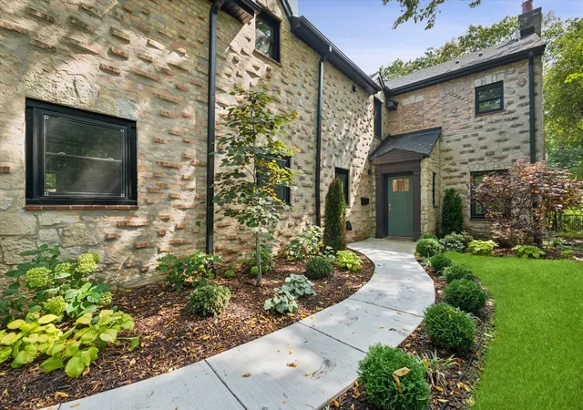 Photo 2 of Single family home for sale at 120 Crescent Dr, Glencoe, IL 60022 | MLS# 12750024 | Listing updated on 2026-09-14