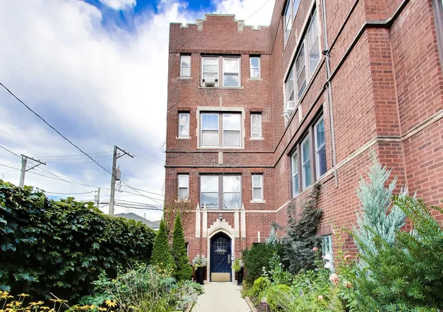 Photo 2 of Condo for sale at 1750 W Granville Ave #2A, Chicago, IL 60660 | MLS# 12750027 | Listing updated on 2026-09-18