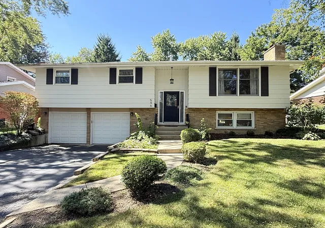 Photo 1 of Single family home for sale at 546 S Stuart Ln, Palatine, IL 60067 | MLS# 12750096 | Listing updated on 2026-09-17