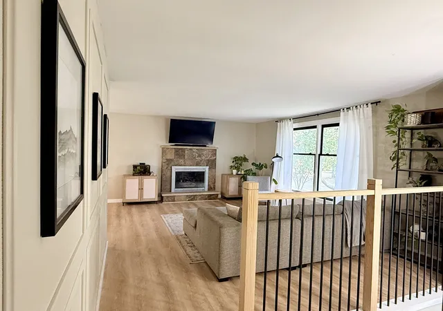 Photo 3 of Single family home for sale at 546 S Stuart Ln, Palatine, IL 60067 | MLS# 12750096 | Listing updated on 2026-09-17