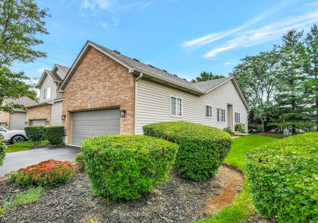 Photo 2 of Townhouse for sale at 1321 Dancing Bear Ln, Elgin, IL 60120 | MLS# 12750163 | Listing updated on 2026-09-11