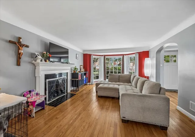 Photo 4 of Single family home for sale at 9117 S Justine St, Chicago, IL 60620 | MLS# 12750191 | Listing updated on 2026-09-08