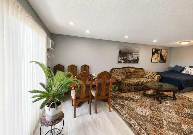 Photo 4 of Condo for sale at 4 Parkside Ct #3, Vernon Hills, IL 60061 | MLS# 12750410 | Listing updated on 2026-10-22
