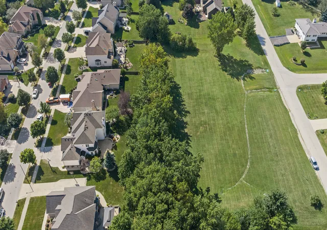 Photo 2 of Single family home for sale at 26105 Whispering Woods Cir, Plainfield, IL 60585 | MLS# 12750472 | Listing updated on 2026-09-18