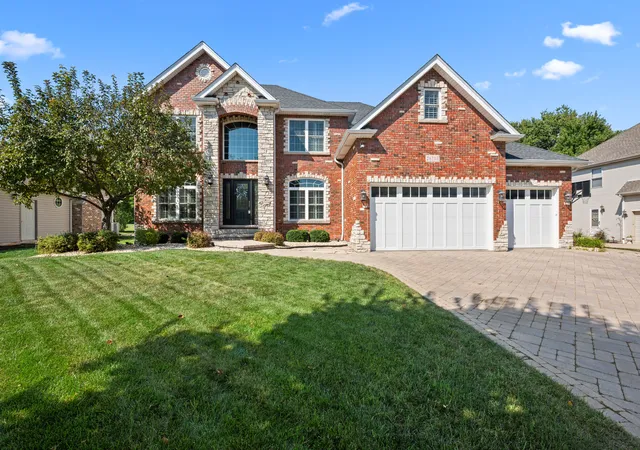 Photo 3 of Single family home for sale at 26105 Whispering Woods Cir, Plainfield, IL 60585 | MLS# 12750472 | Listing updated on 2026-09-18