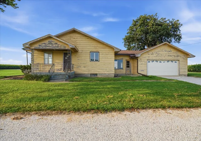 Photo 1 of Single family home for sale at 2032 County Rd 2400 E, Minonk, IL 61760 | MLS# 12750531 | Listing updated on 2026-09-11