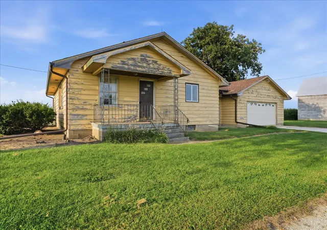 Photo 2 of Single family home for sale at 2032 County Rd 2400 E, Minonk, IL 61760 | MLS# 12750531 | Listing updated on 2026-09-11