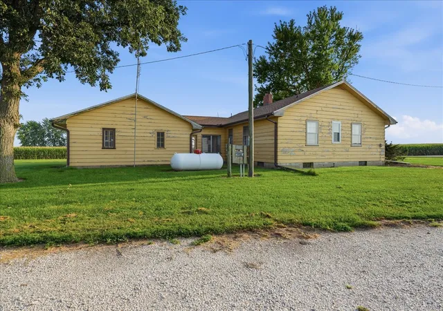 Photo 4 of Single family home for sale at 2032 County Rd 2400 E, Minonk, IL 61760 | MLS# 12750531 | Listing updated on 2026-09-11
