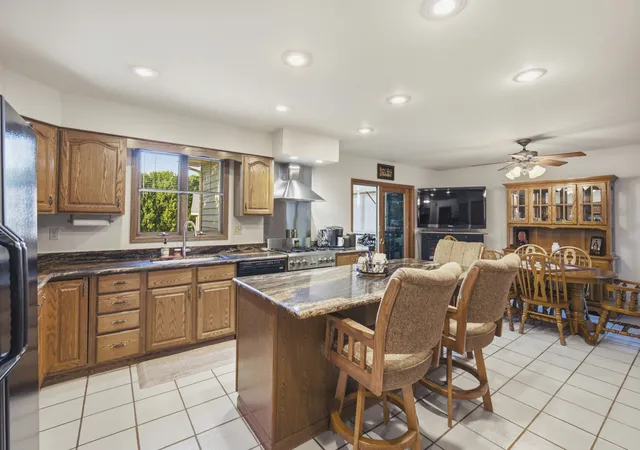 Photo 4 of Single family home for sale at 701 Edwards Ave, Lasalle, IL 61301 | MLS# 12750599 | Listing updated on 2026-09-18