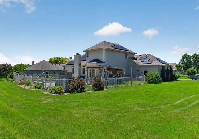 Photo 3 of Single family home for sale at 129 Titleist Trl, Poplar Grove, IL 61065 | MLS# 12750614 | Listing updated on 2026-10-27
