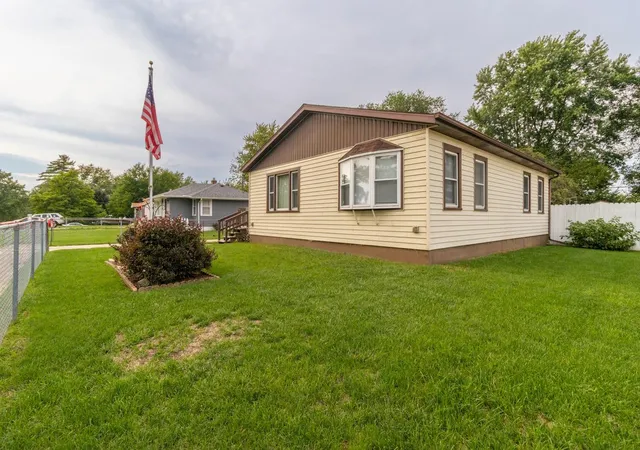 Photo 2 of Sale Pending at 210 E Greenview Ave, Machesney Park, IL 61115 | MLS# 12750626 | Listing updated on 2026-09-12