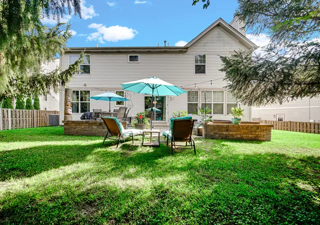 Photo 3 of Single family home for sale at 385 Post Oak Cir, West Chicago, IL 60185 | MLS# 12750666 | Listing updated on 2026-09-21