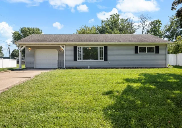 Photo 1 of Sale Pending at 101 Riverview Dr, Albany, IL 61230 | MLS# 12750701 | Listing updated on 2026-09-21