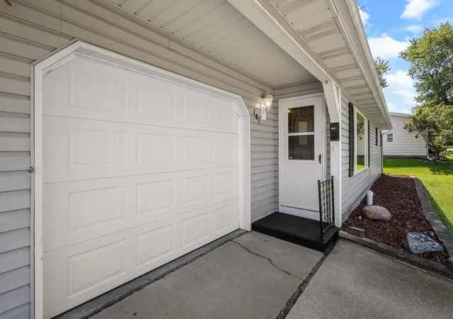 Photo 3 of Sale Pending at 101 Riverview Dr, Albany, IL 61230 | MLS# 12750701 | Listing updated on 2026-09-21