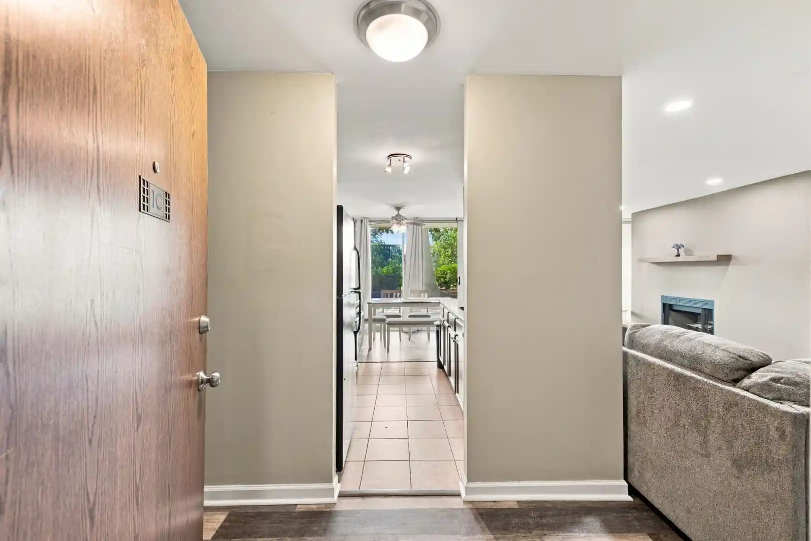 Listing Photo 2 - Condo for sale in 5950 Oakwood Dr located at 5950 Oakwood Dr, Lisle, IL 60532 - Unit #1C