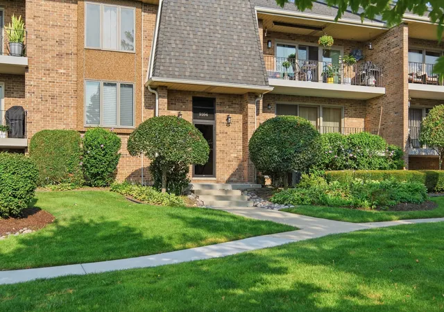Photo 1 of Condo for sale at 9164 Del Prado Dr #1N, Palos Hills, IL 60465 | MLS# 12750741 | Listing updated on 2026-09-09
