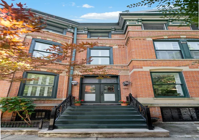 Photo 2 of Single family home for sale at 119 W Delaware Pl, Chicago, IL 60610 | MLS# 12750868 | Listing updated on 2026-09-18