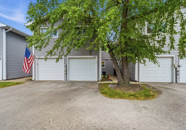Photo 1 of Townhouse for sale at 17438 W Chestnut Ln, Gurnee, IL 60031 | MLS# 12750884 | Listing updated on 2026-09-11