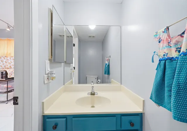Photo 4 of Townhouse for sale at 17438 W Chestnut Ln, Gurnee, IL 60031 | MLS# 12750884 | Listing updated on 2026-09-11