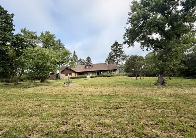 Photo 2 of Single family home for sale at 138 Breakenridge Farm Rd, Oak Brook, IL 60523 | MLS# 12750886 | Listing updated on 2026-09-11