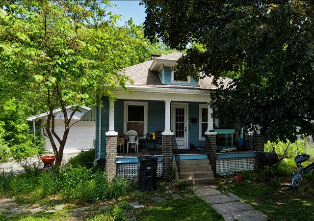 Photo 1 of Sale Pending at 933 E Madison St, Danville, IL 61832 | MLS# 12750905 | Listing updated on 2026-10-01