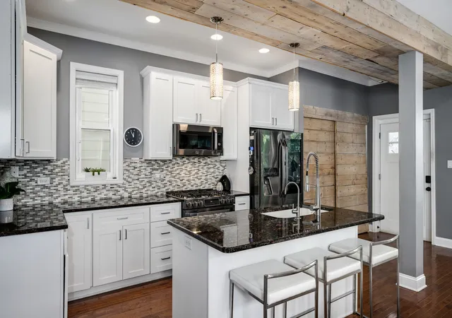 Photo 2 of Sale Pending at 3726 N Albany Ave, Chicago, IL 60618 | MLS# 12750956 | Listing updated on 2026-09-30