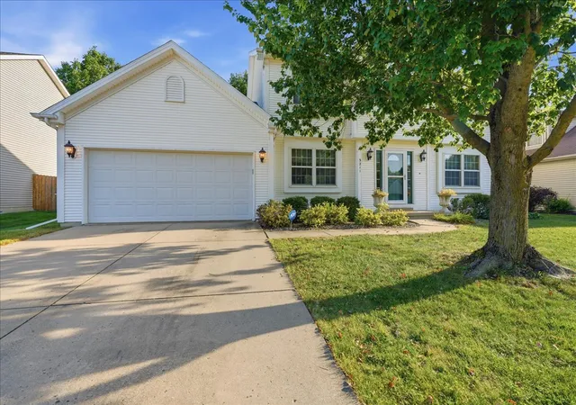 Photo 1 of Single family home for sale at 3211 Clairbridge Dr, Bloomington, IL 61704 | MLS# 12750964 | Listing updated on 2026-09-11
